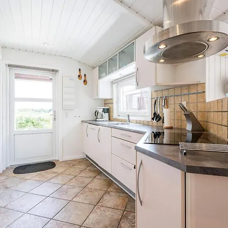 Semesterbostad 6 Person In Henne *